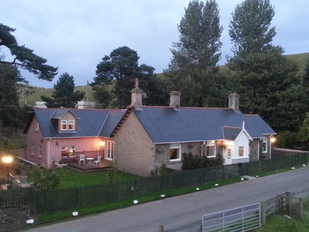 Station House Lanark Bed And Breakfast Exterior foto